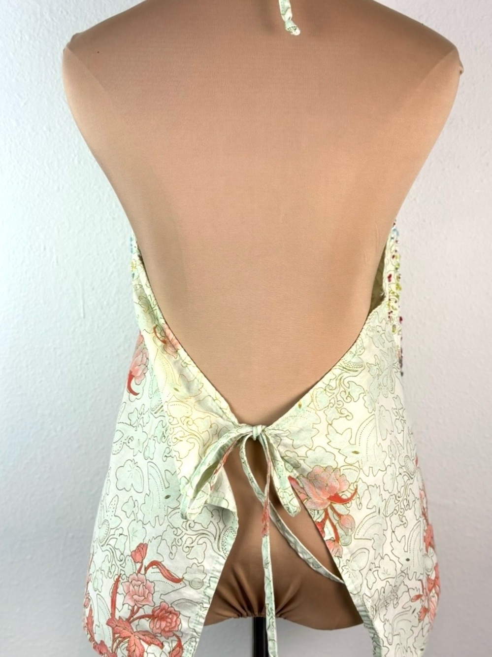 Stunning Floral Open Back Jeweled Top - Picture 4 of 4